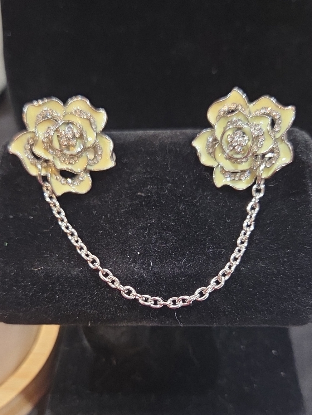 VINTAGE COLLAR CLIP
